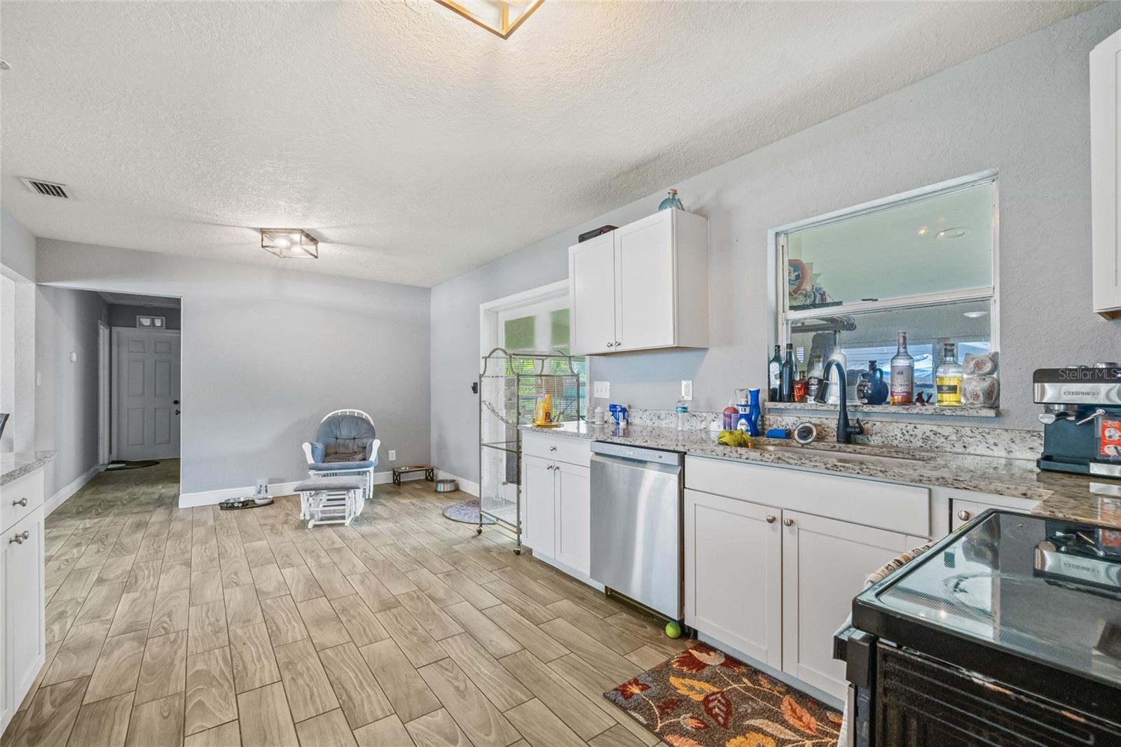 Listing photo id 16 for 1607 Bell Shoals Road