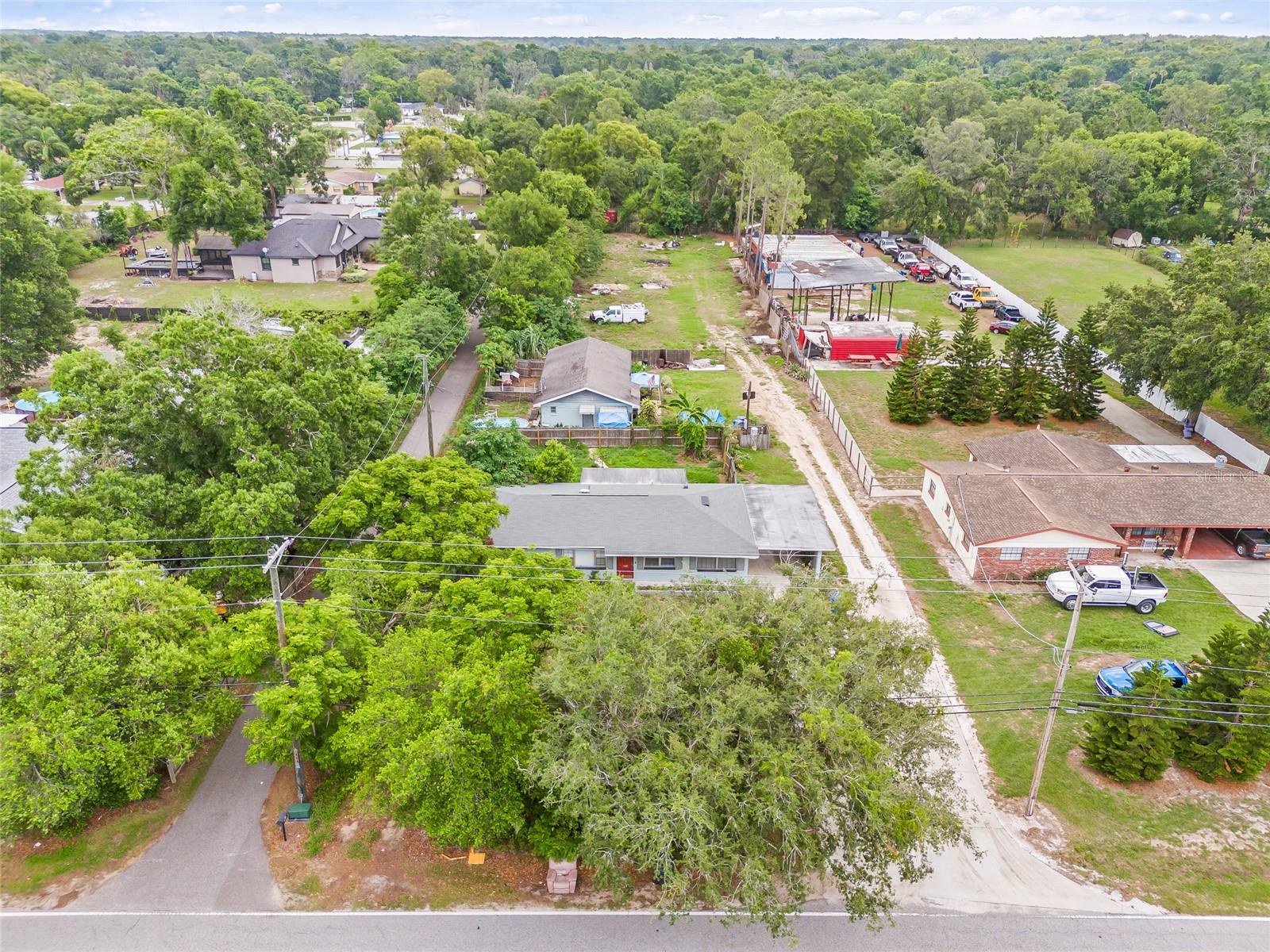 Listing photo id 5 for 1607 Bell Shoals Road