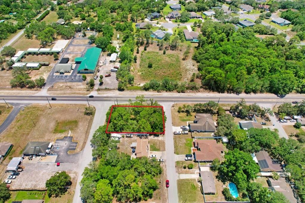 Listing photo id 9 for 94 Candlewick Avenue