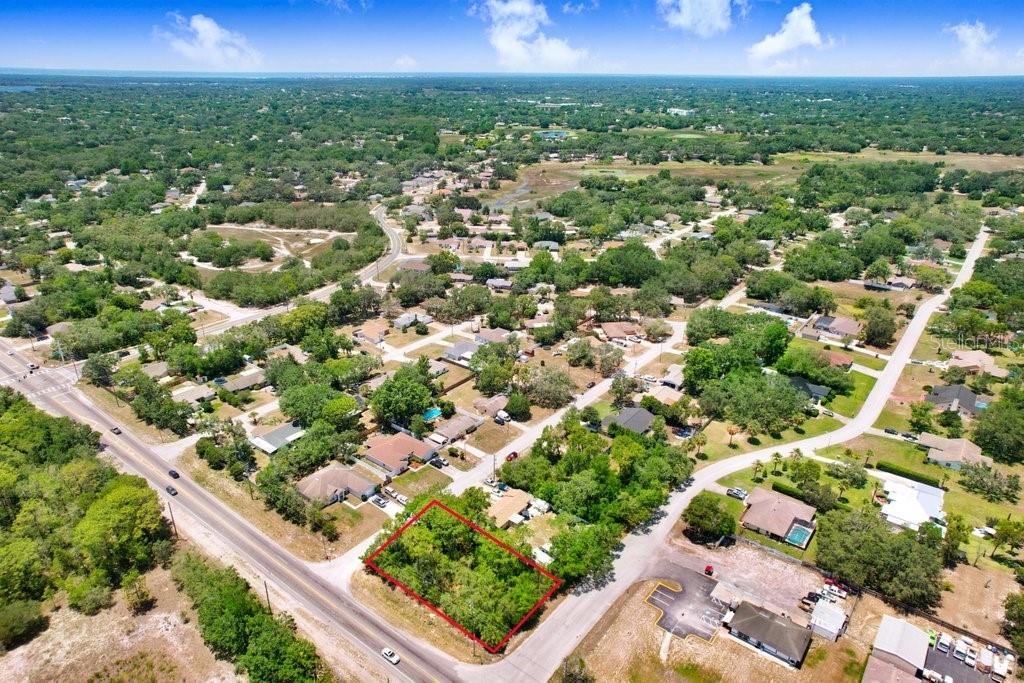 Listing photo id 6 for 94 Candlewick Avenue
