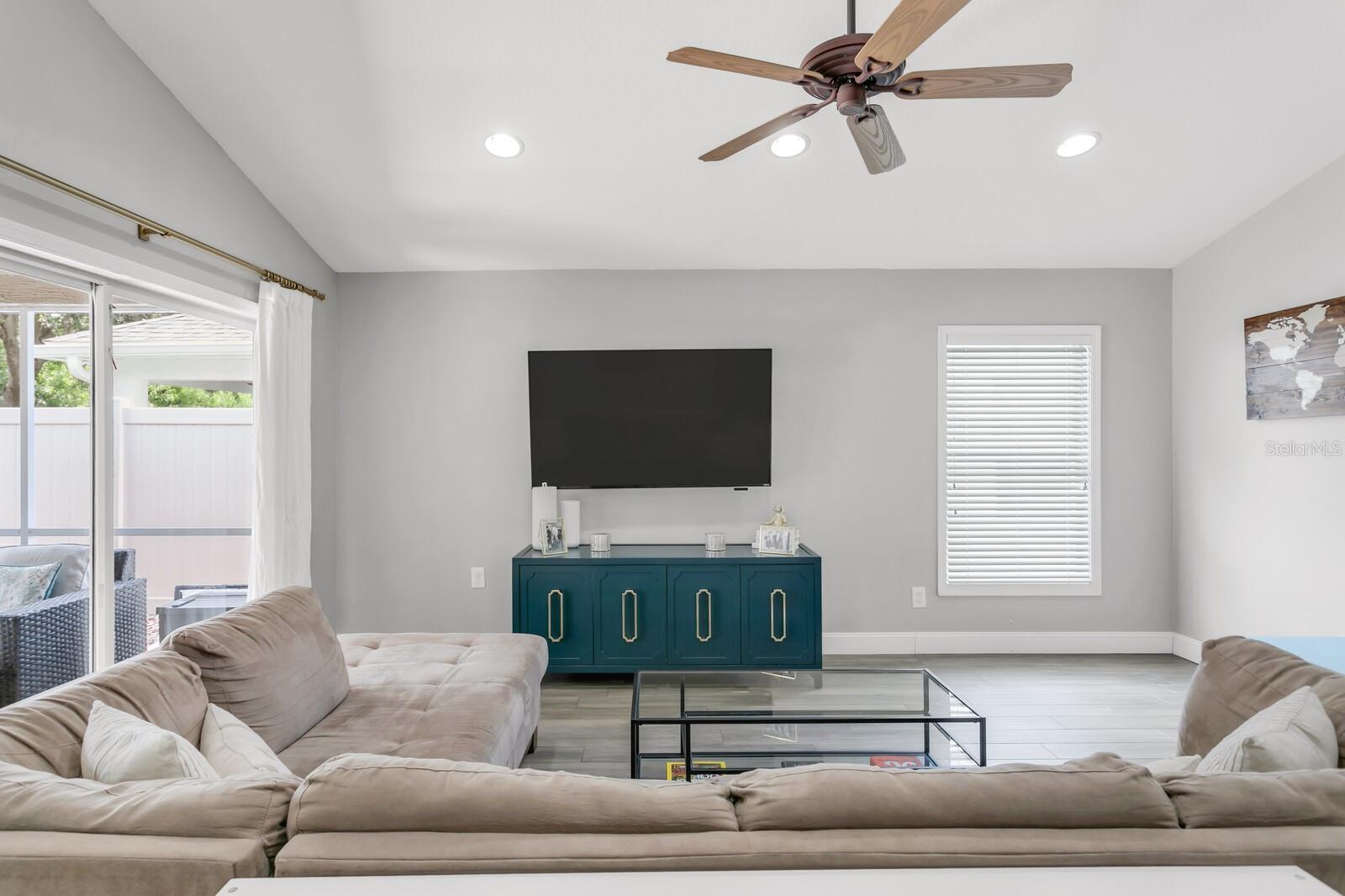 Listing photo id 17 for 11324 Cypress Reserve Drive