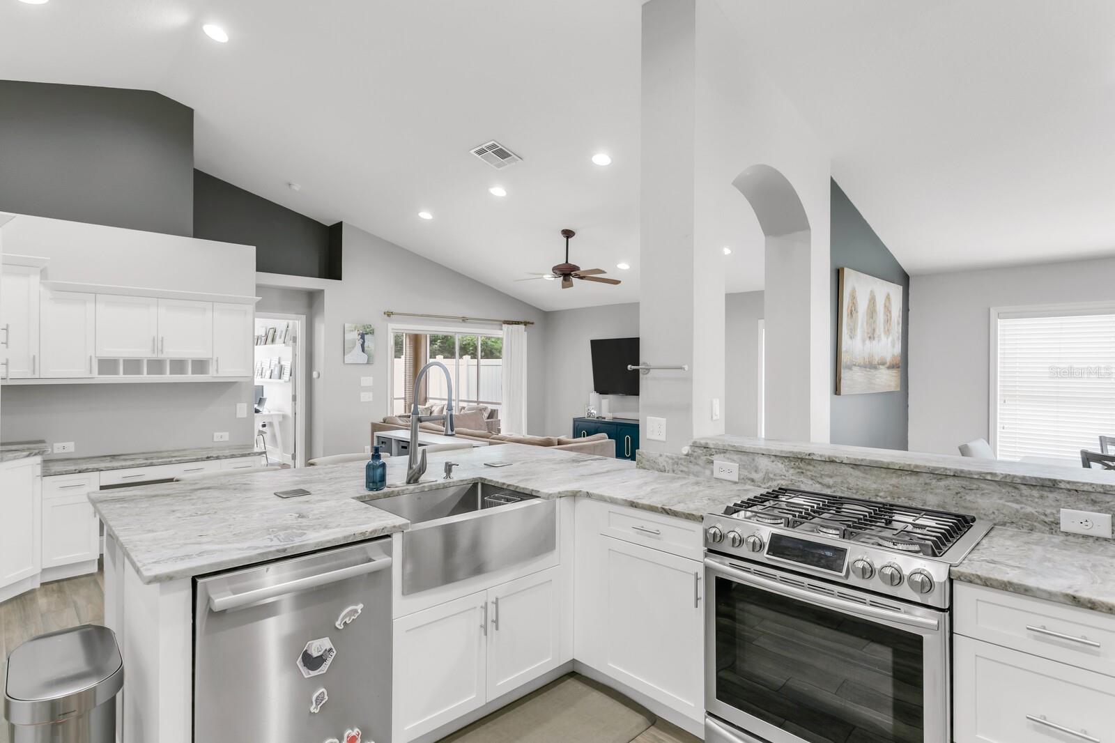 Listing photo id 25 for 11324 Cypress Reserve Drive