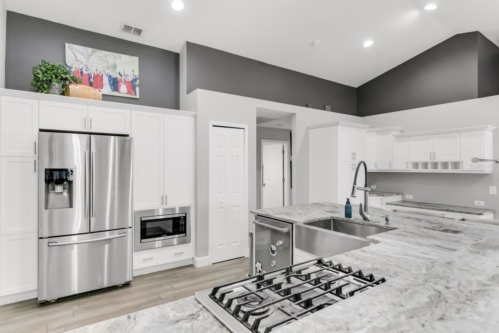 Listing photo id 2 for 11324 Cypress Reserve Drive