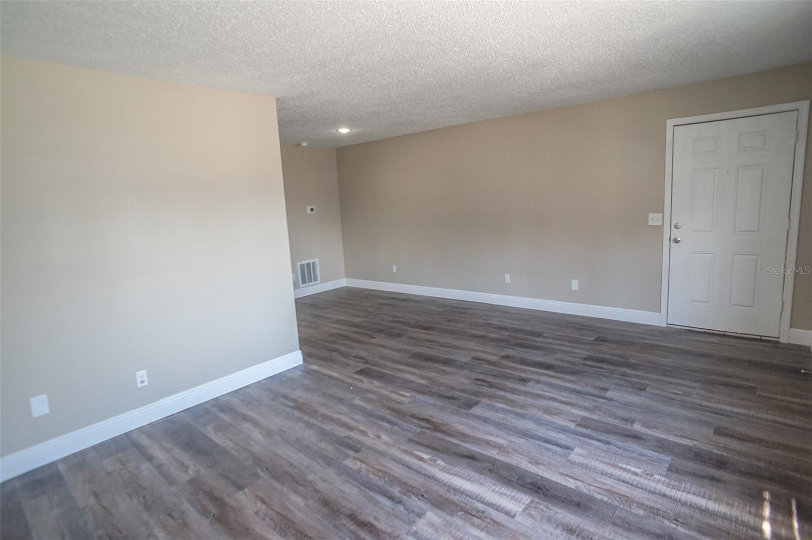 Image 16 of 20 For 9217 Tudor Dr  A106