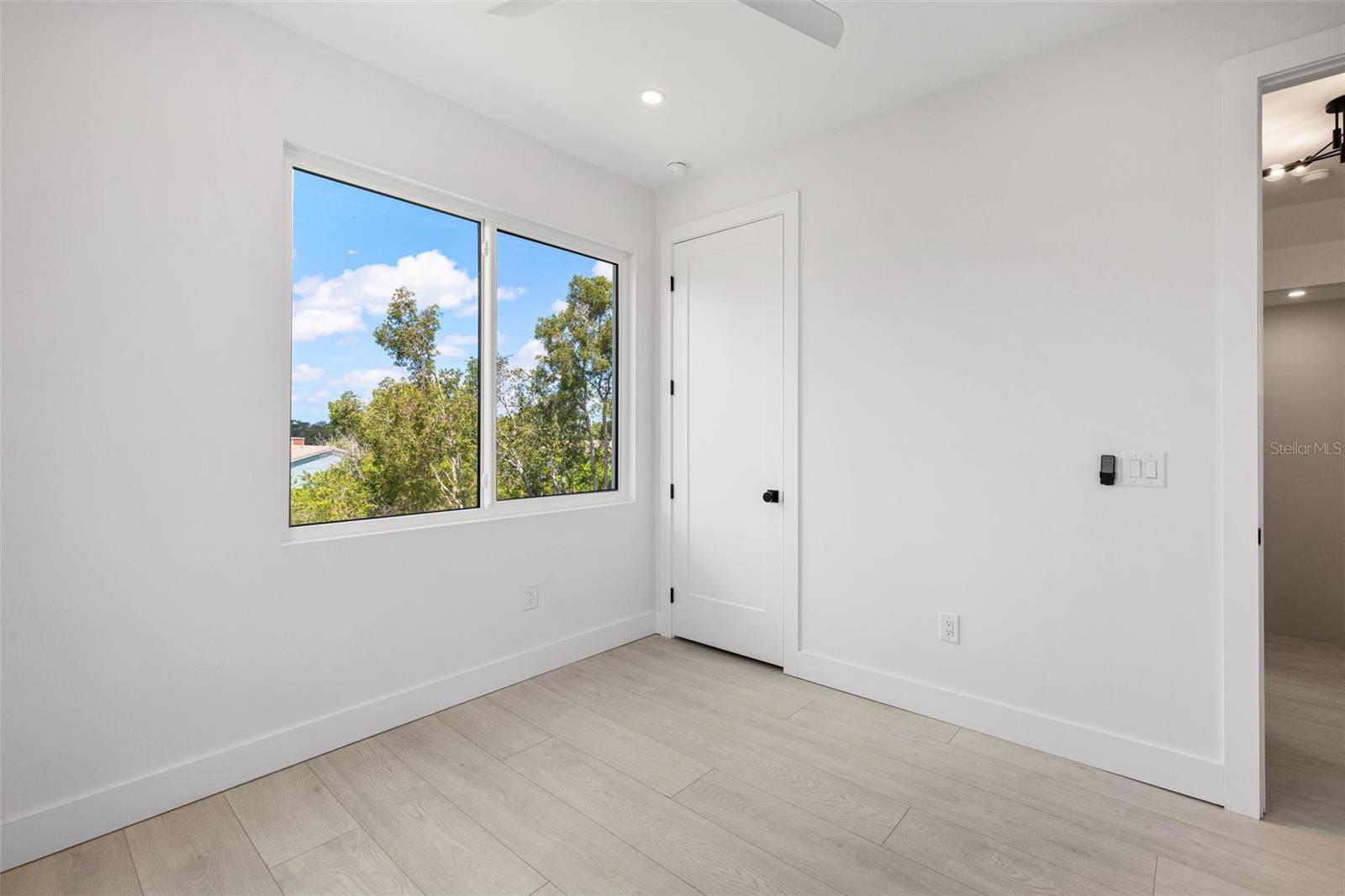 Image 26 of 65 For 10340 2nd Way N
