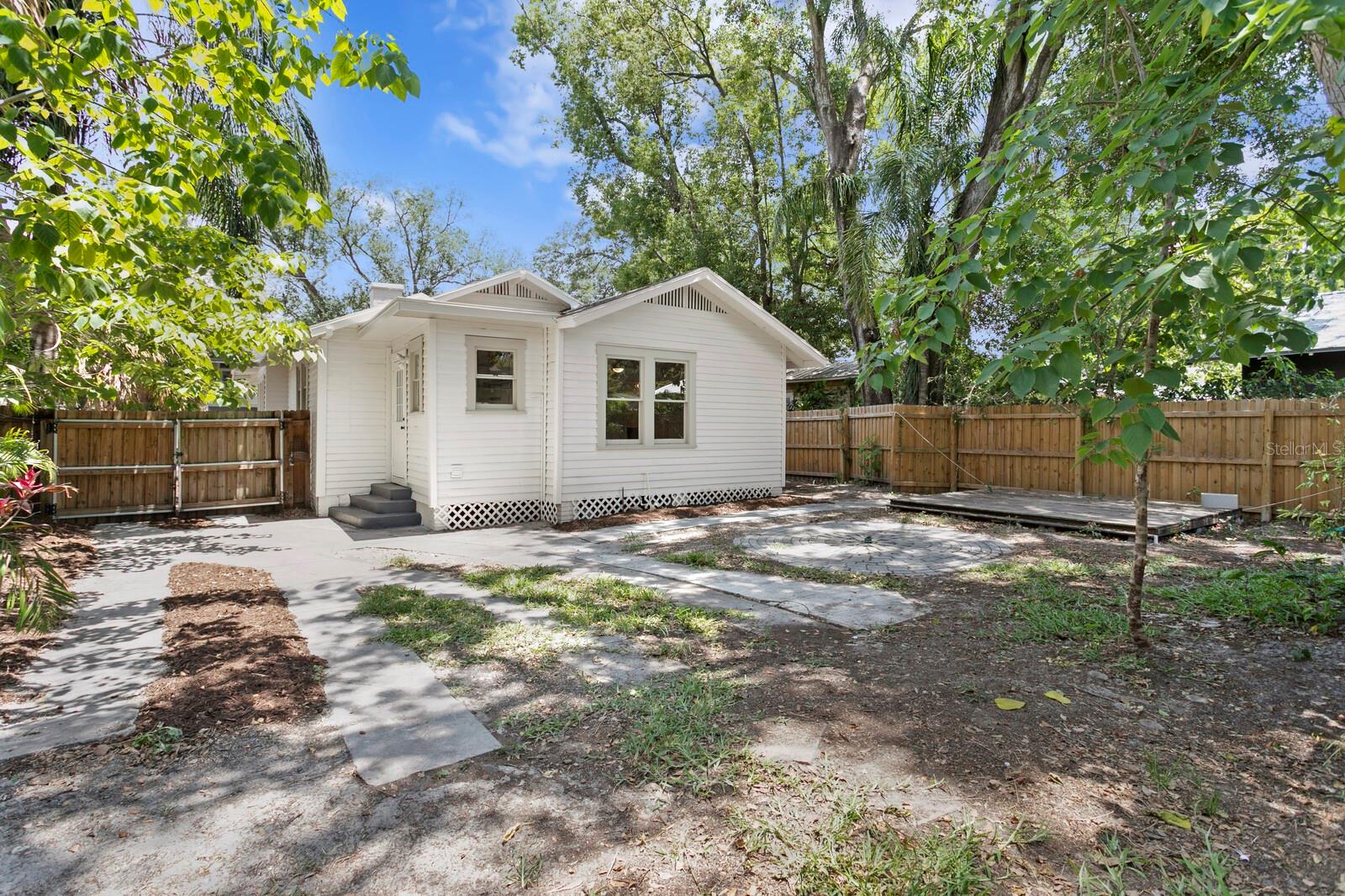 Image 43 of 49 For 1003 Emma Street