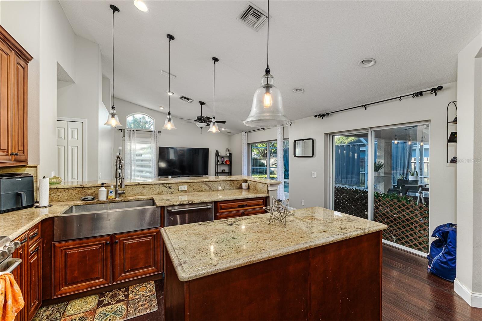 Image 7 of 23 For 447 Bridle Path Way