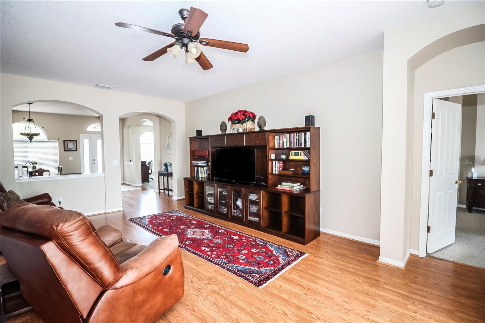Image 11 of 40 For 29650 Eagle Station Drive