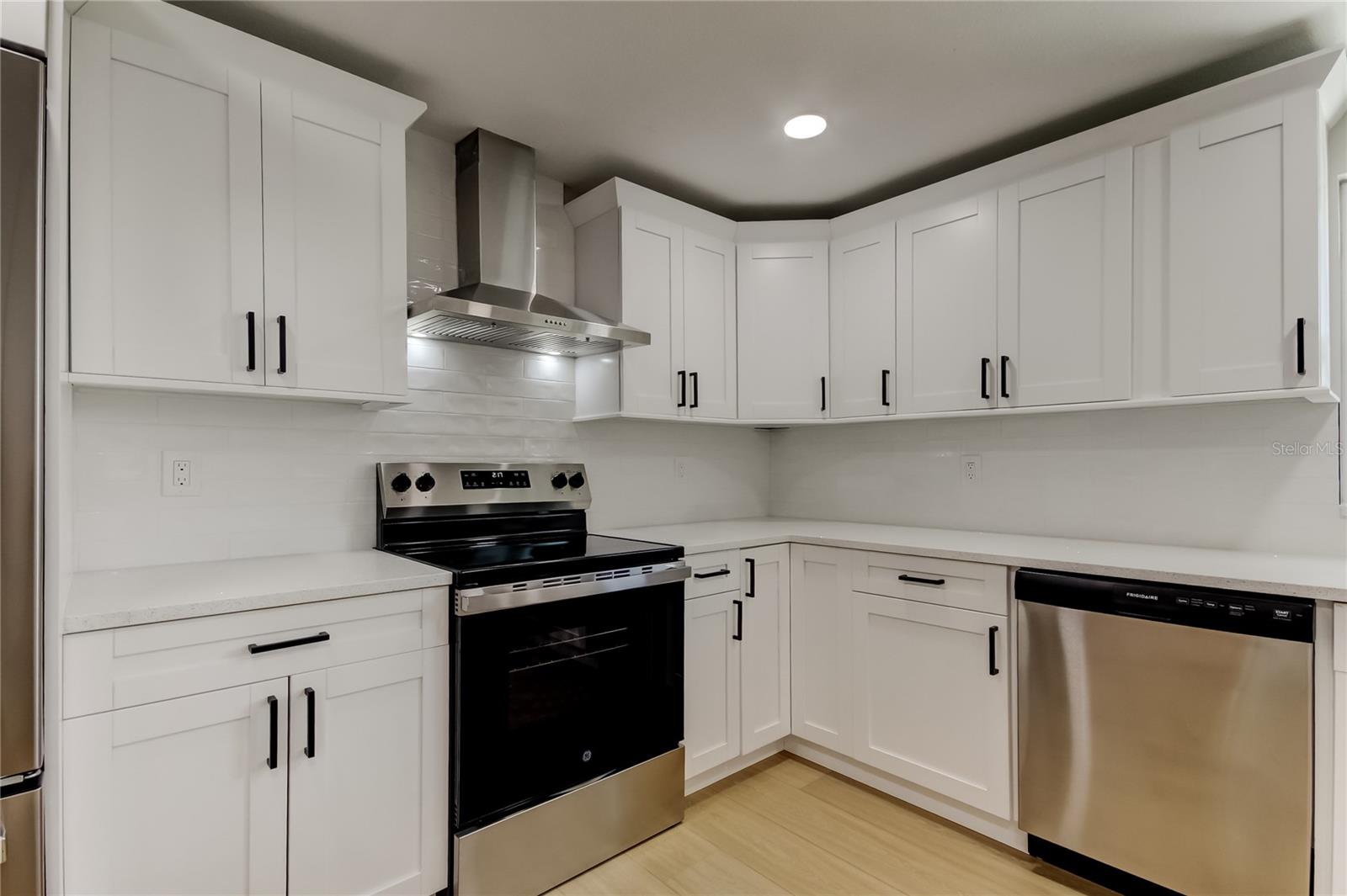Image 21 of 64 For 10744 Drummond Road