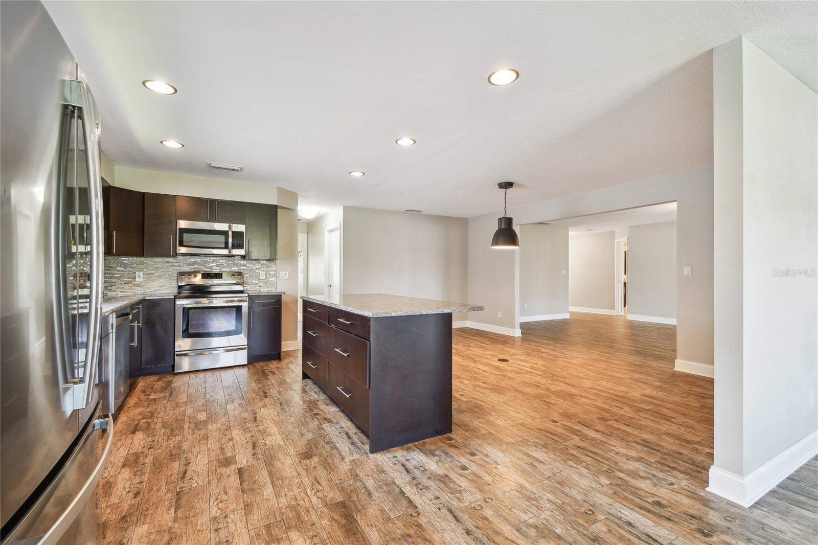Image 14 of 83 For 1175 San Carlos Avenue Ne