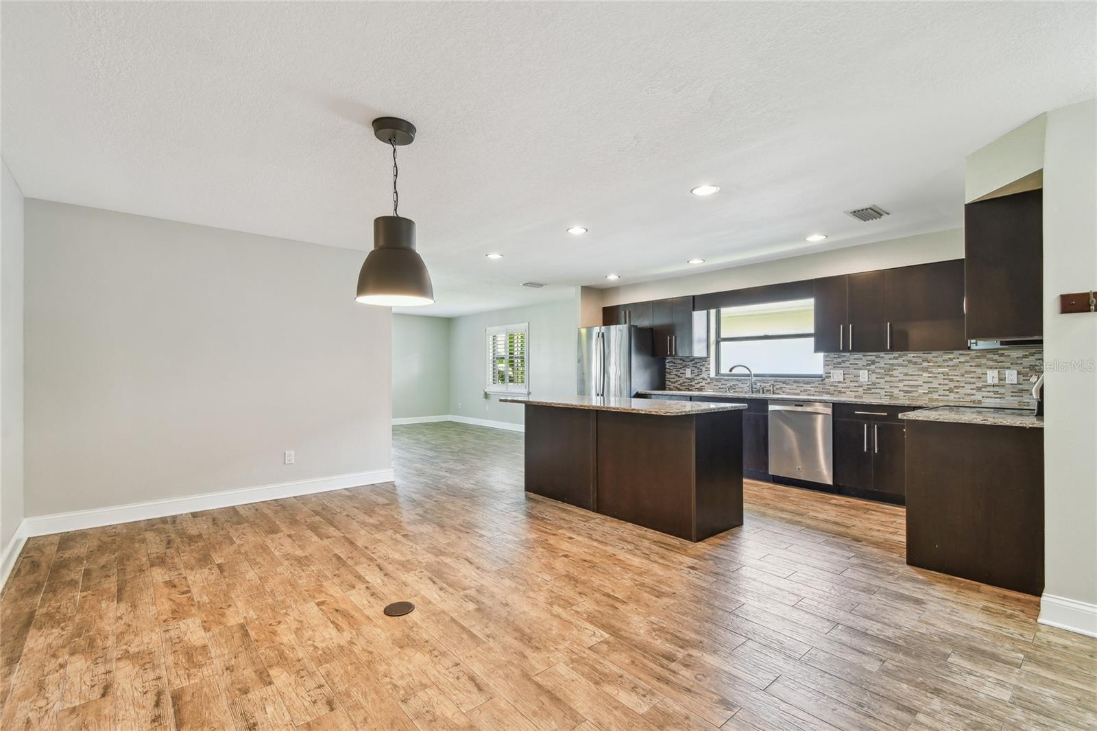 Image 18 of 83 For 1175 San Carlos Avenue Ne