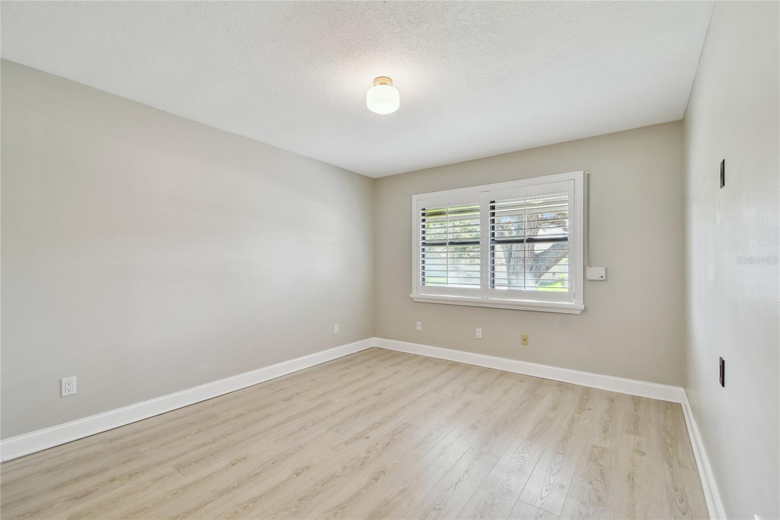 Image 33 of 83 For 1175 San Carlos Avenue Ne