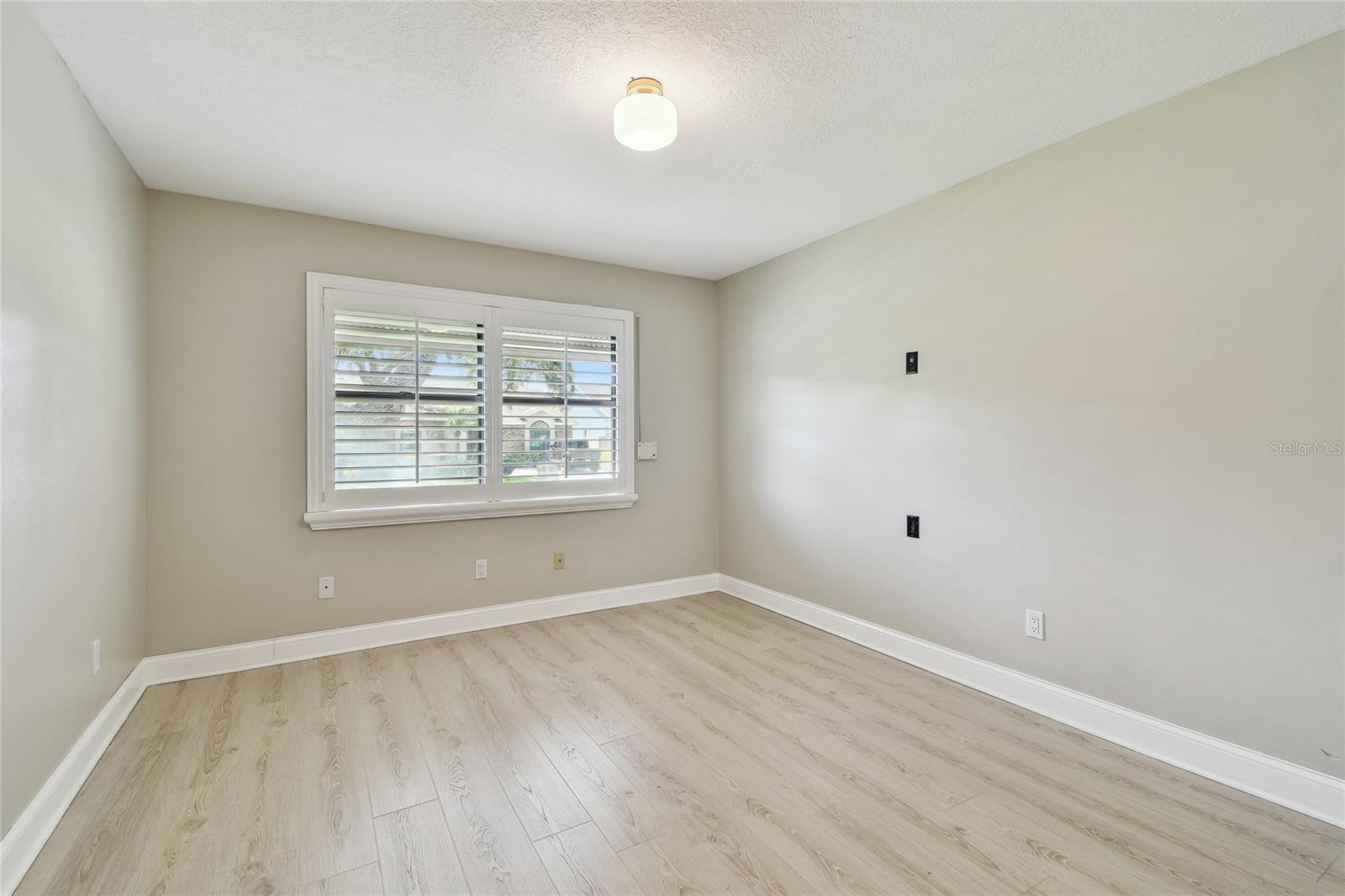 Image 35 of 83 For 1175 San Carlos Avenue Ne