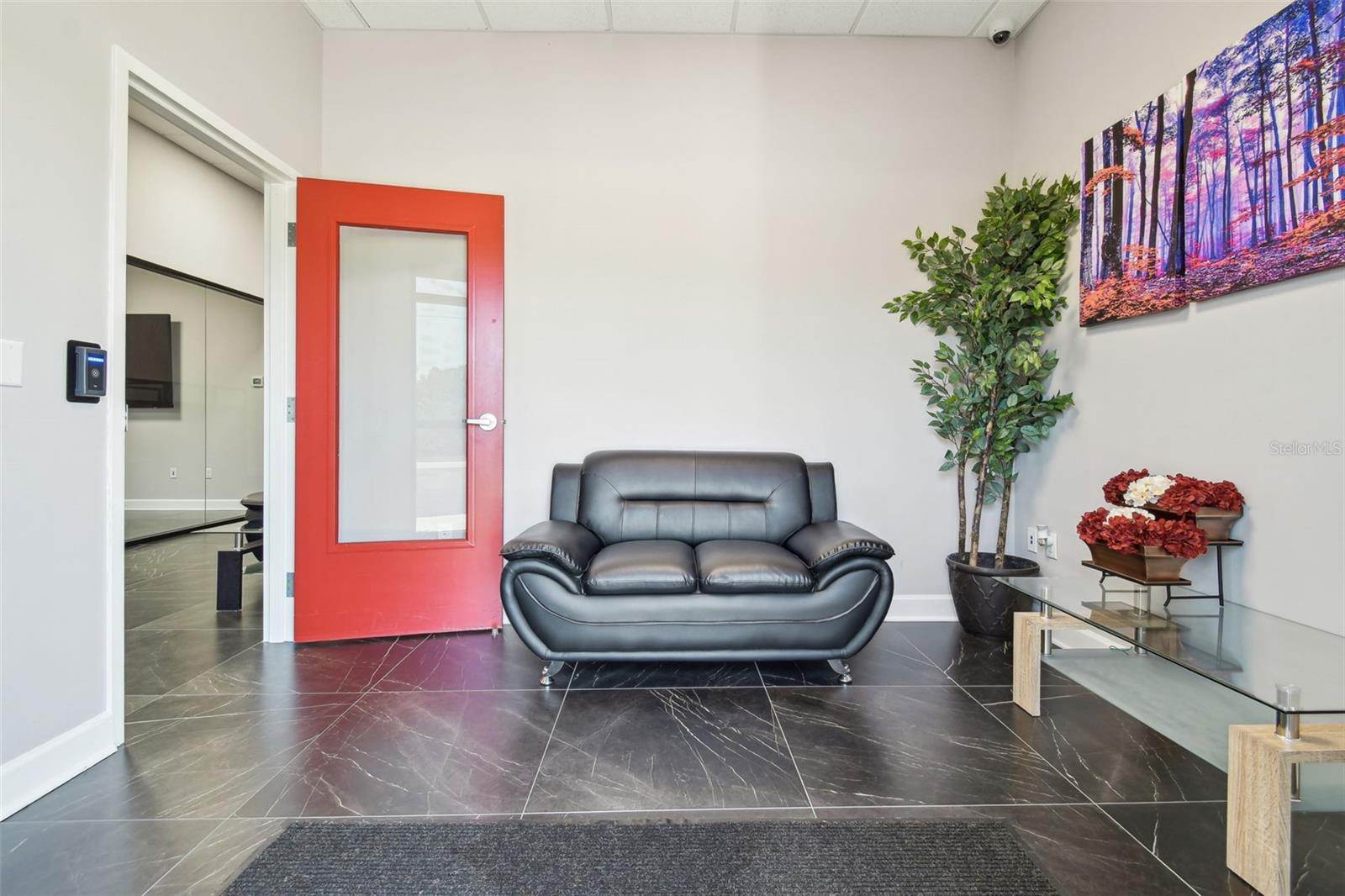 Listing photo id 8 for 13908 Monroes Business Park