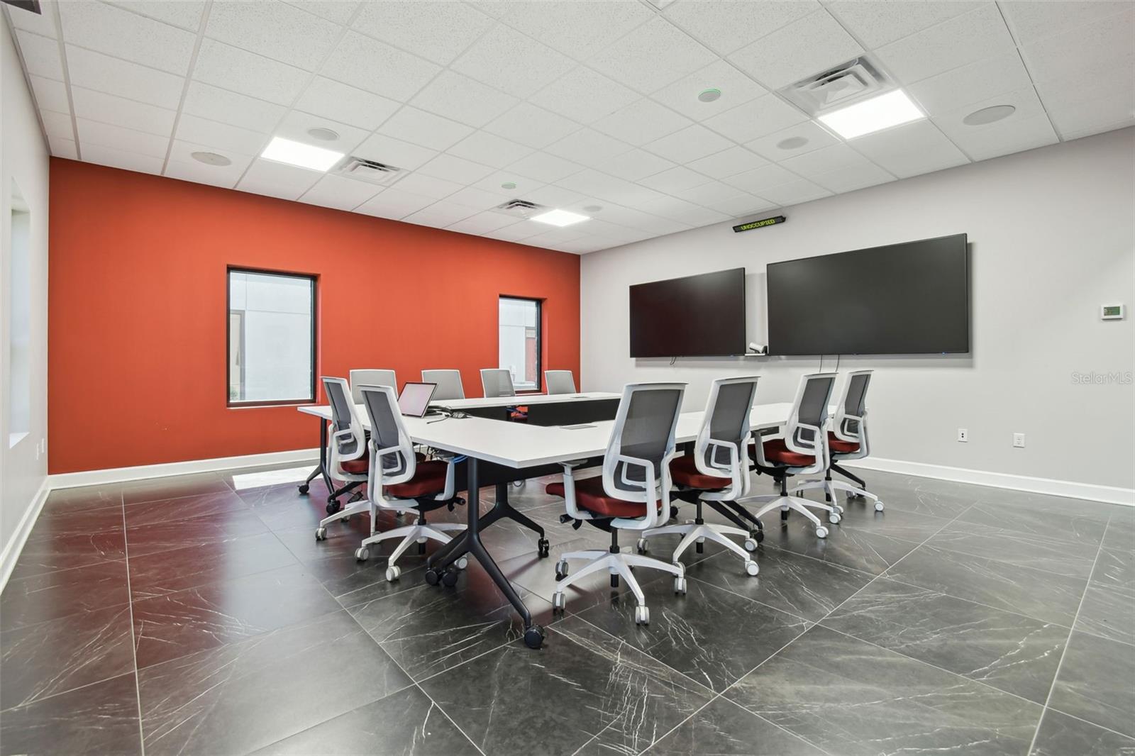 Listing photo id 10 for 13908 Monroes Business Park