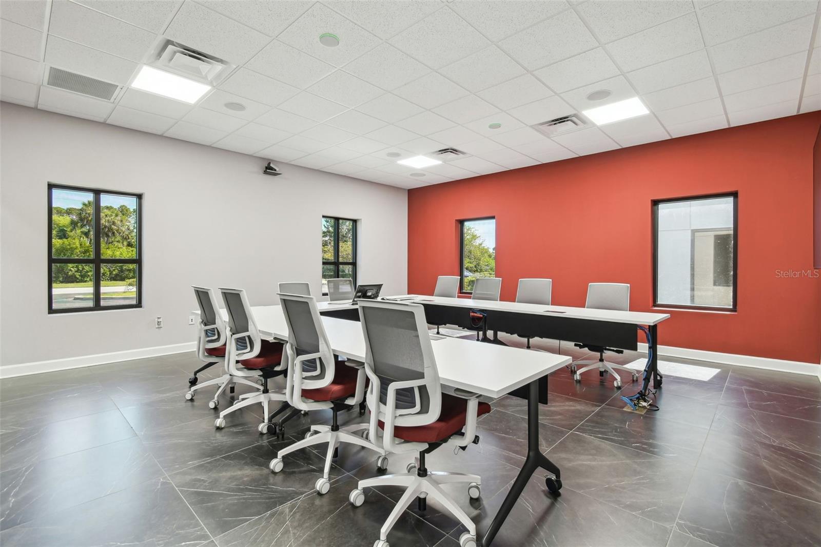Listing photo id 11 for 13908 Monroes Business Park