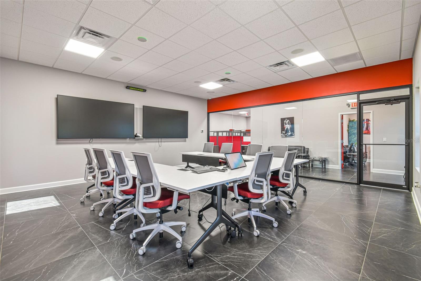 Listing photo id 13 for 13908 Monroes Business Park