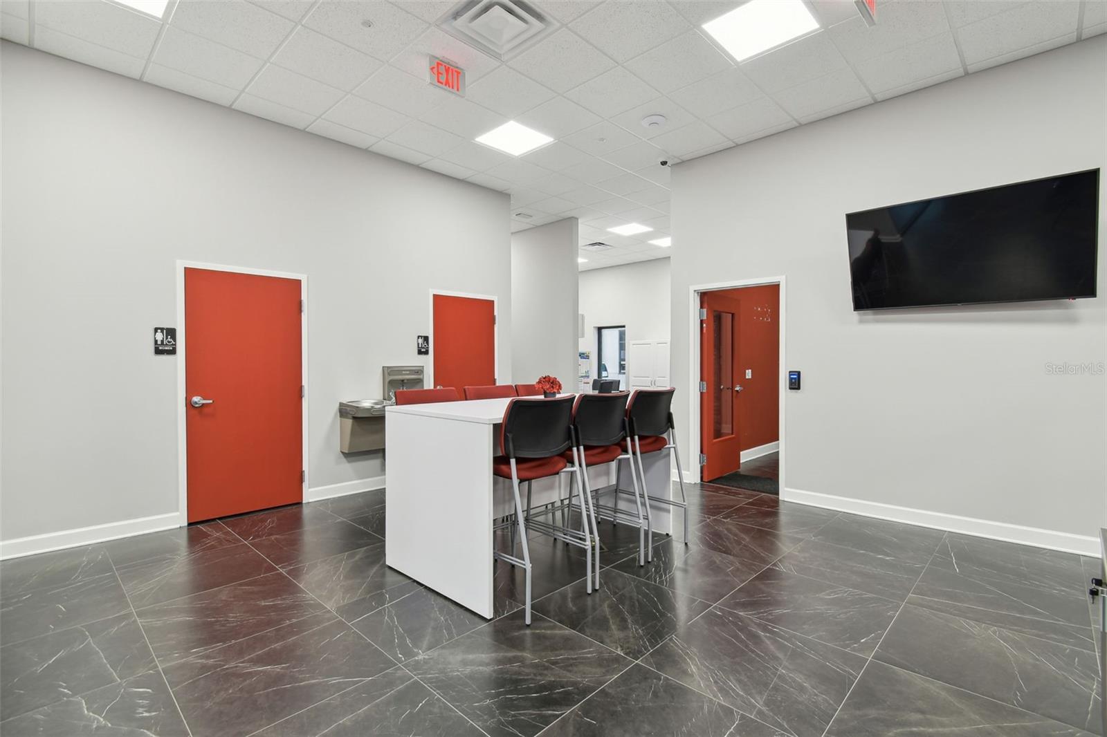 Listing photo id 19 for 13908 Monroes Business Park