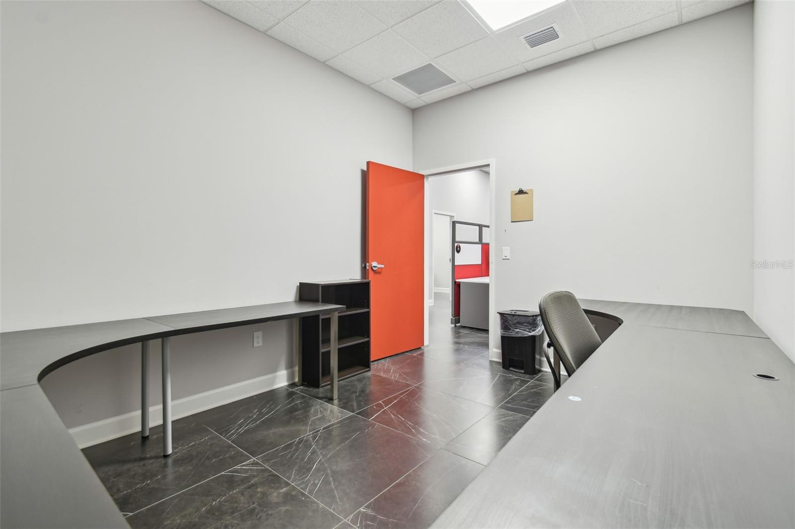 Listing photo id 38 for 13908 Monroes Business Park