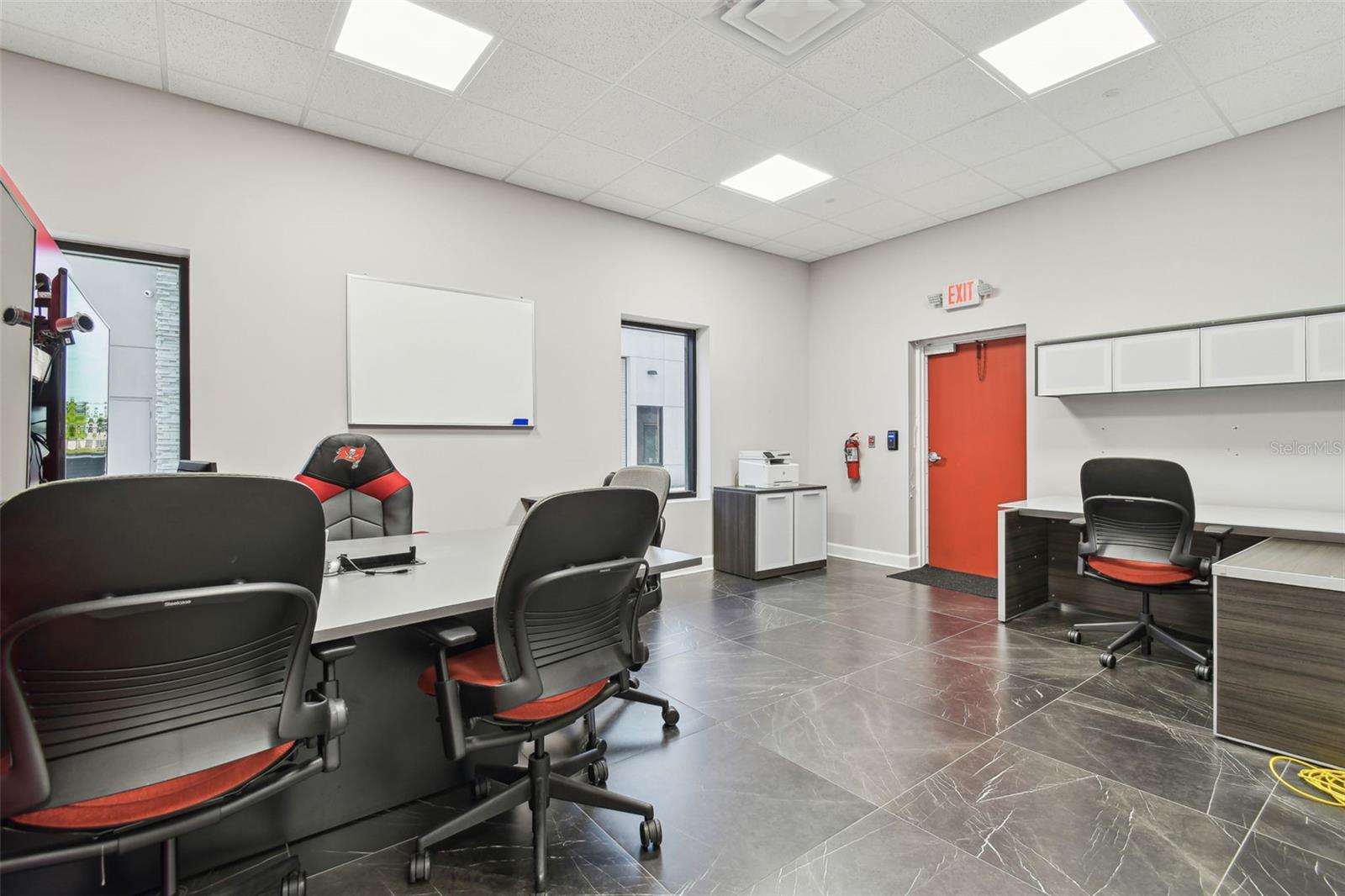 Listing photo id 39 for 13908 Monroes Business Park