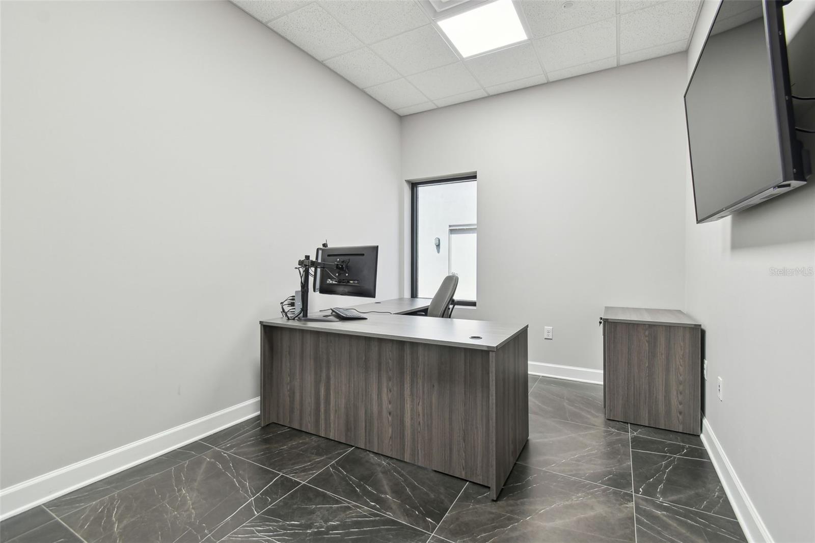 Listing photo id 42 for 13908 Monroes Business Park