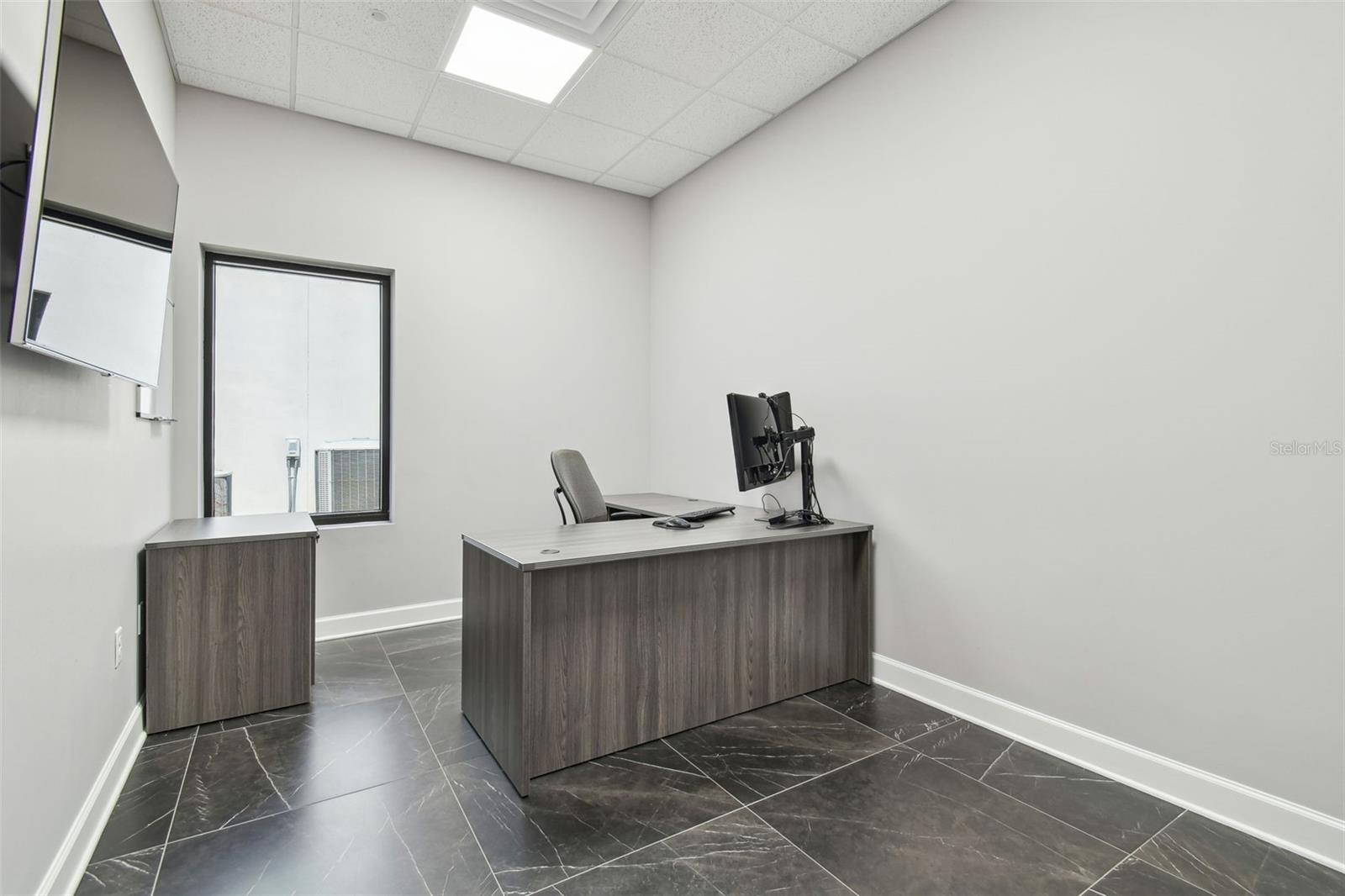 Listing photo id 44 for 13908 Monroes Business Park