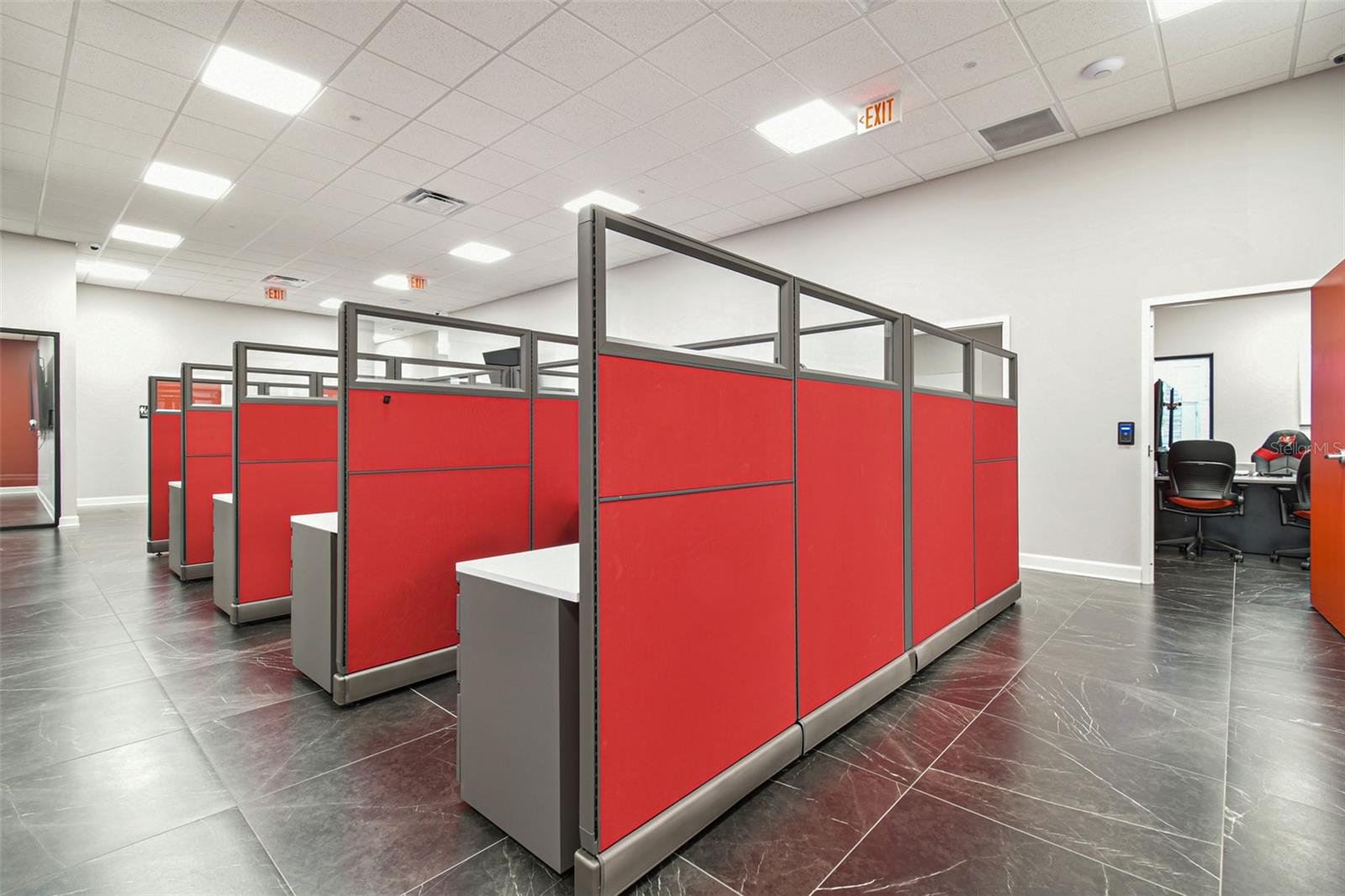 Listing photo id 47 for 13908 Monroes Business Park