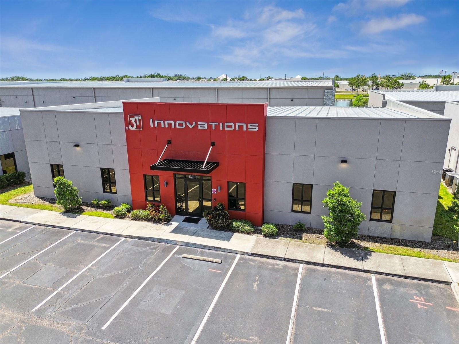 Listing photo id 3 for 13908 Monroes Business Park