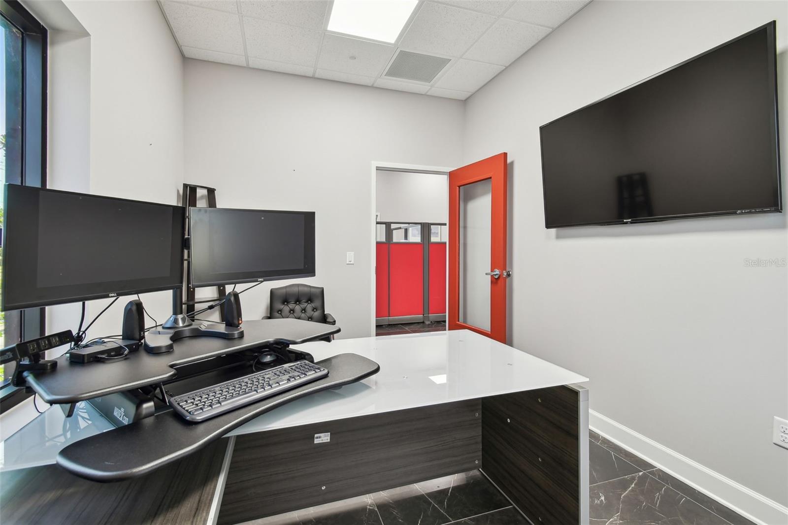 Listing photo id 52 for 13908 Monroes Business Park