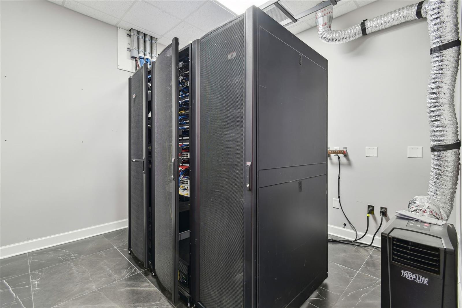 Listing photo id 55 for 13908 Monroes Business Park