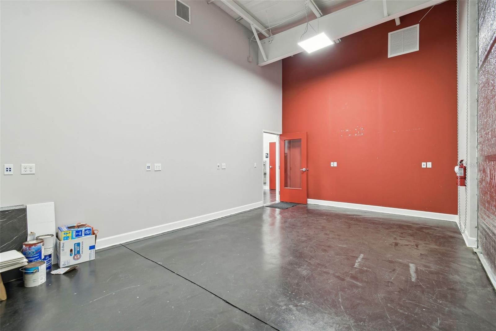 Listing photo id 60 for 13908 Monroes Business Park