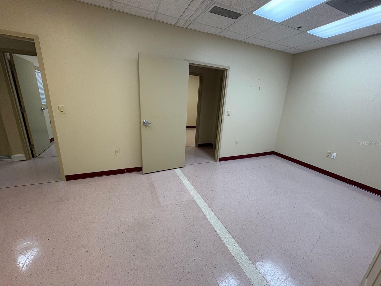 Image 11 of 19 For 13250 56th Street 102