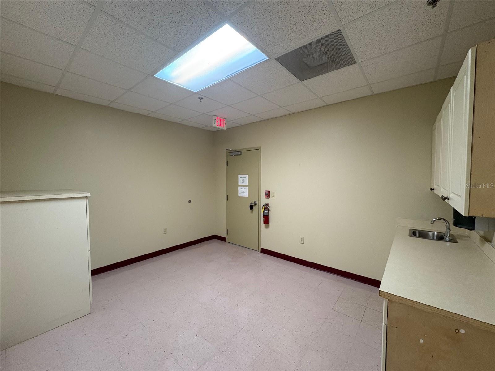 Image 5 of 19 For 13250 56th Street 102