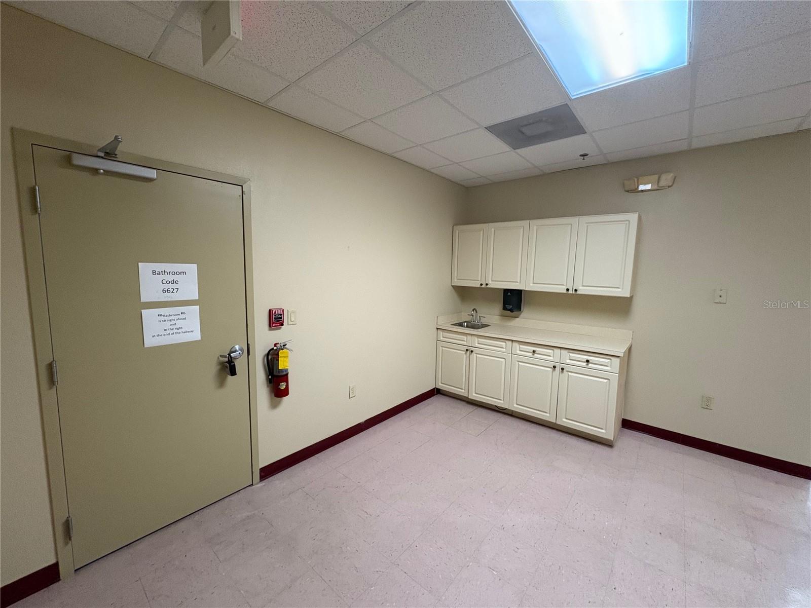 Image 6 of 19 For 13250 56th Street 102