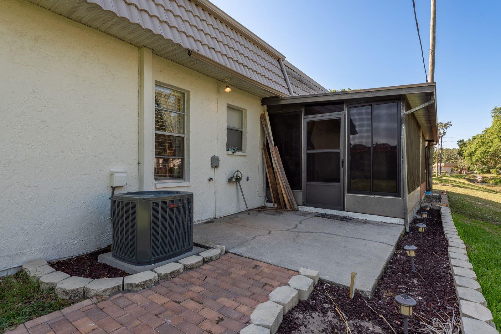 Listing photo id 24 for 4039 La Pasida Lane