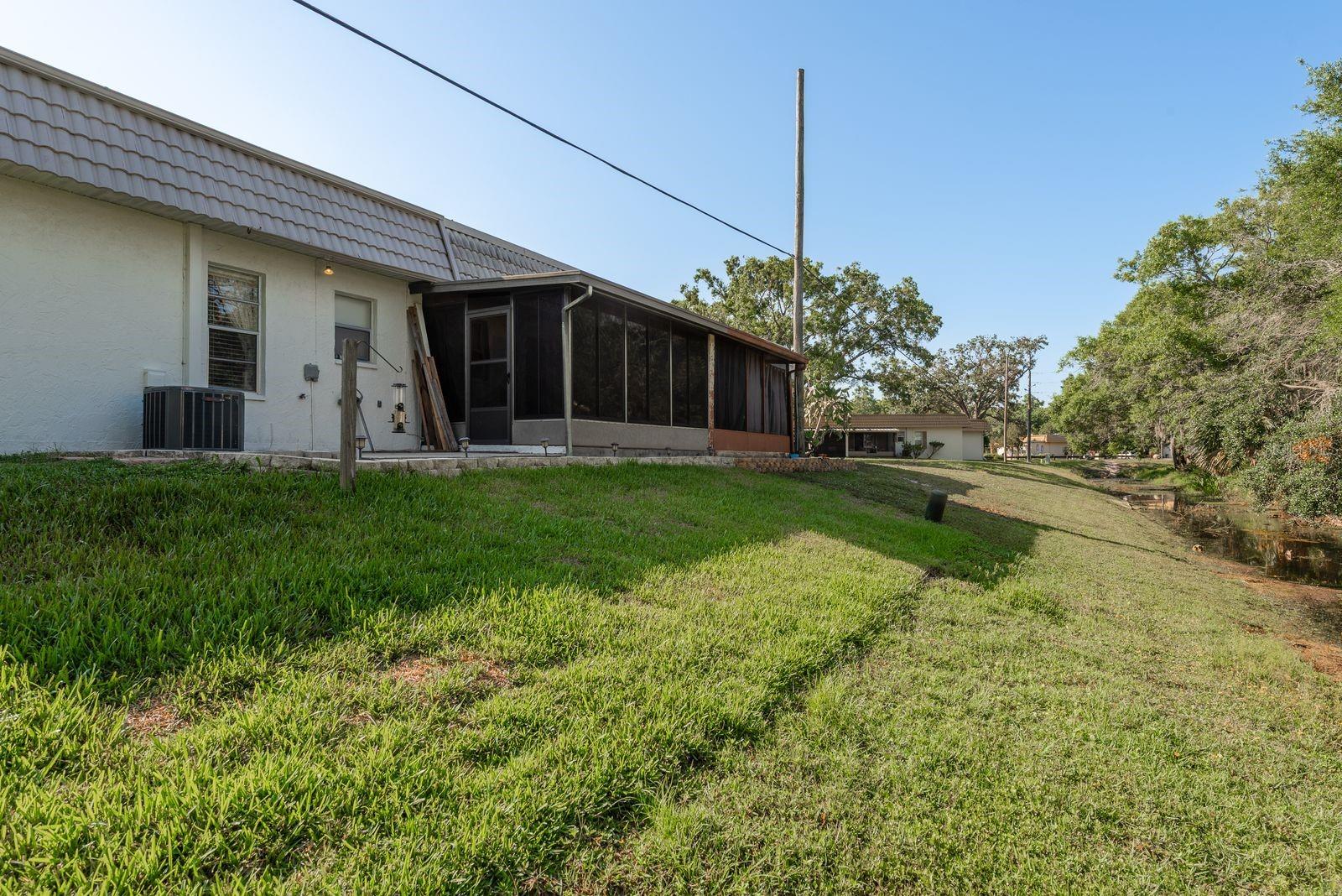 Listing photo id 26 for 4039 La Pasida Lane