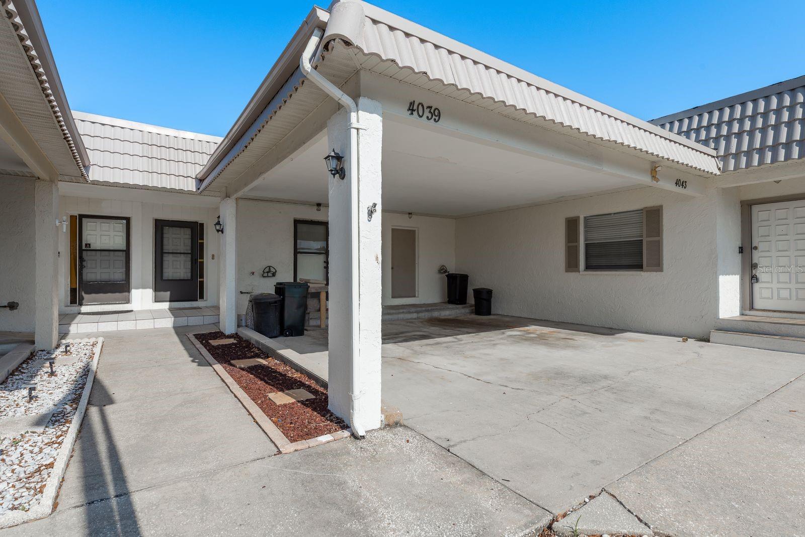 Listing photo id 1 for 4039 La Pasida Lane