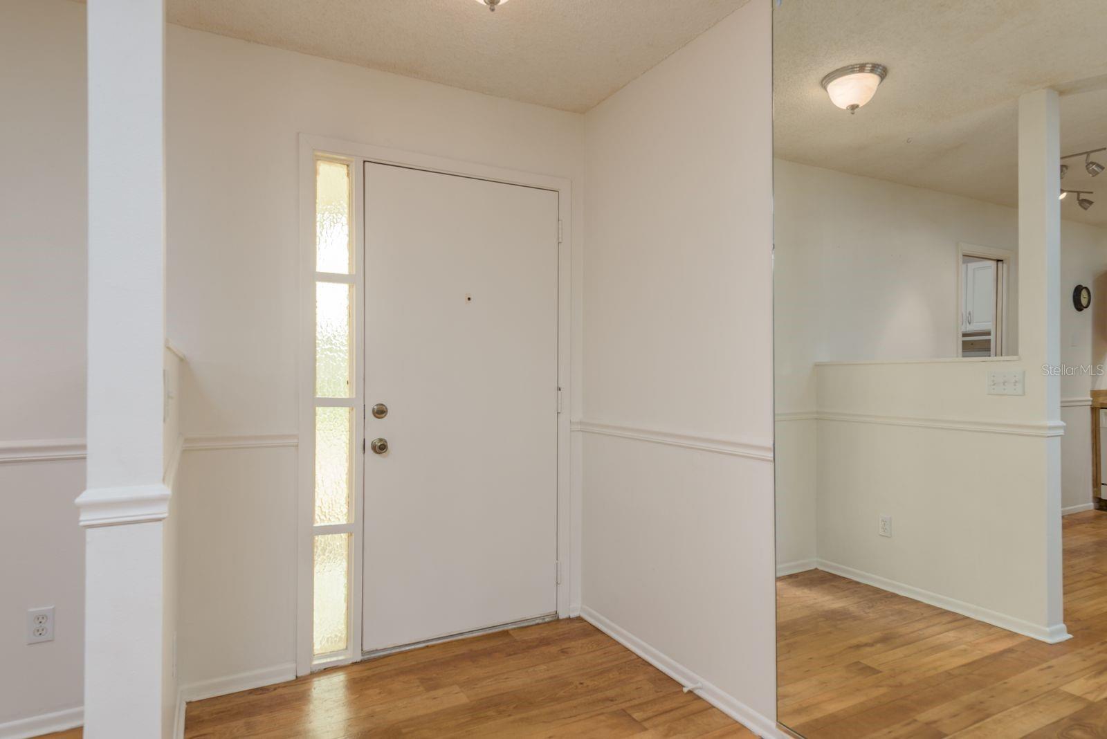 Listing photo id 4 for 4039 La Pasida Lane
