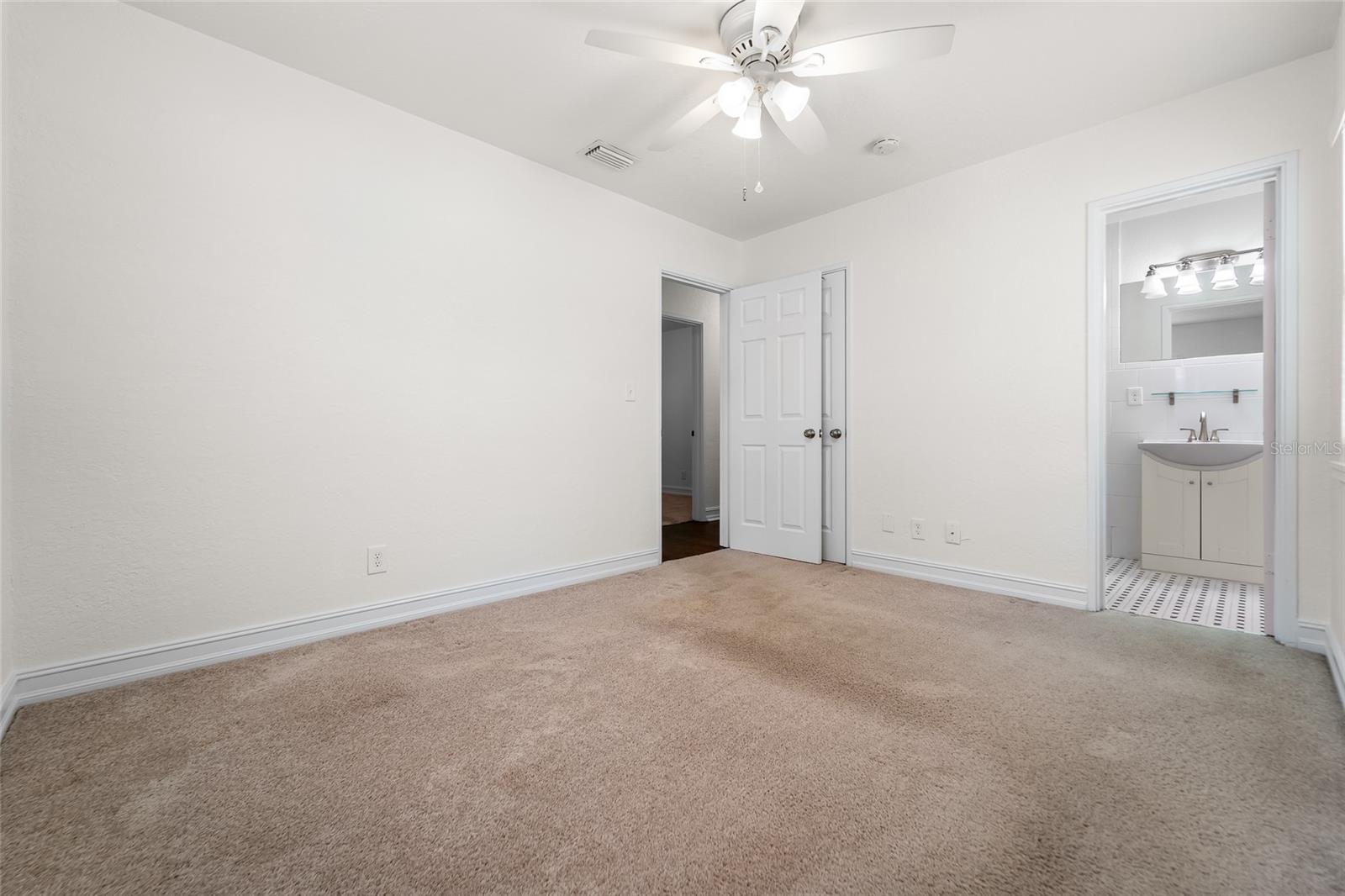 Image 15 of 31 For 3919 Paxton Avenue
