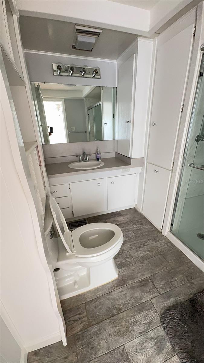 Image 20 of 51 For 4851 Gandy Boulevard B7l23