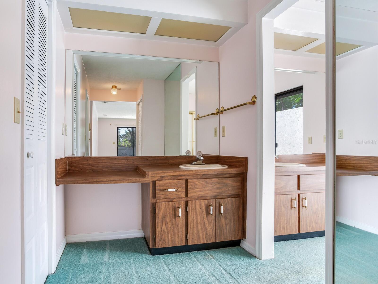 Listing photo id 13 for 2217 High Point Drive