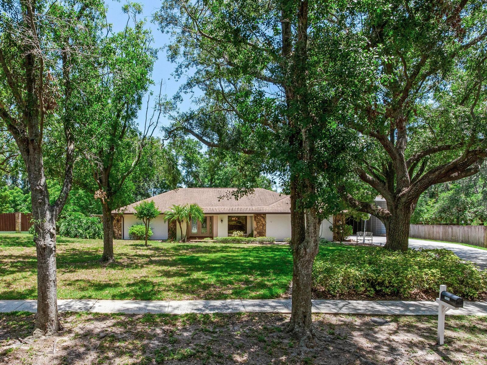 Listing photo id 0 for 2217 High Point Drive