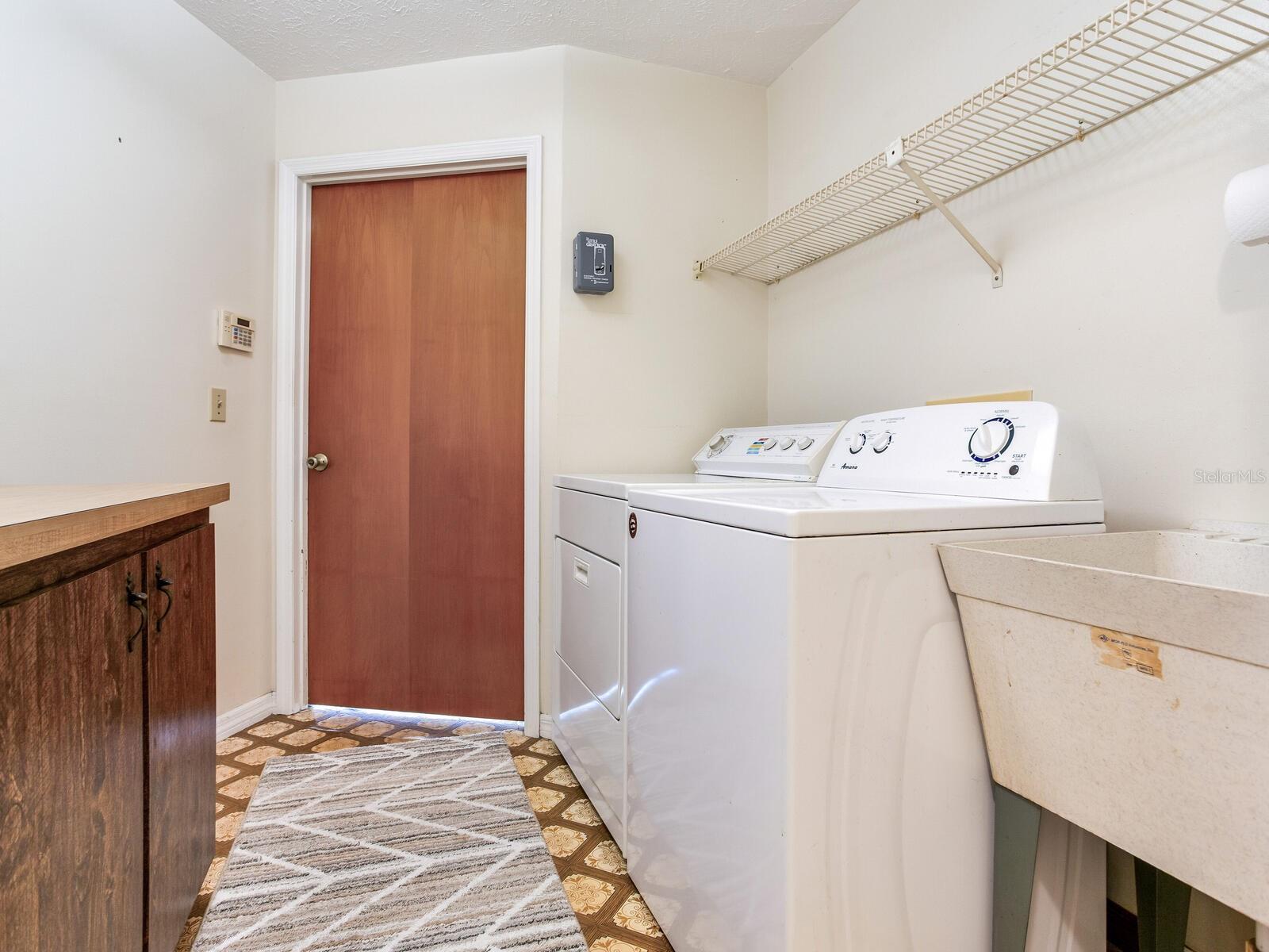 Listing photo id 18 for 2217 High Point Drive