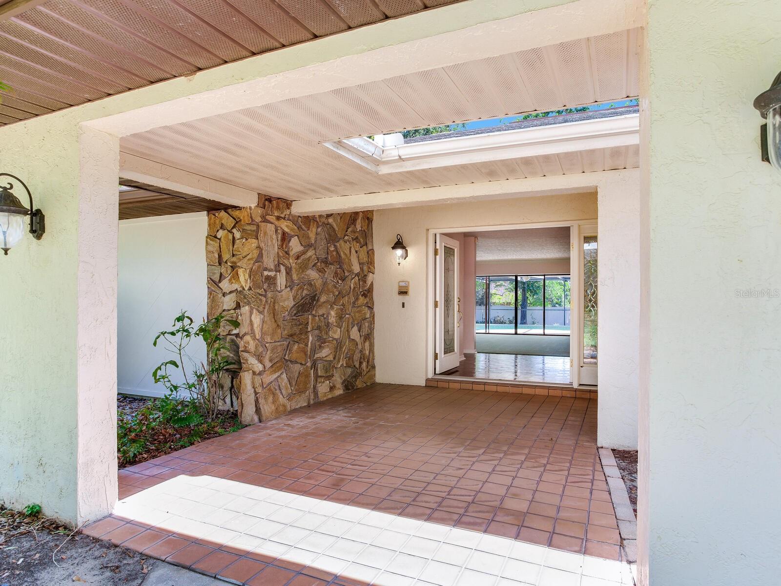 Listing photo id 4 for 2217 High Point Drive