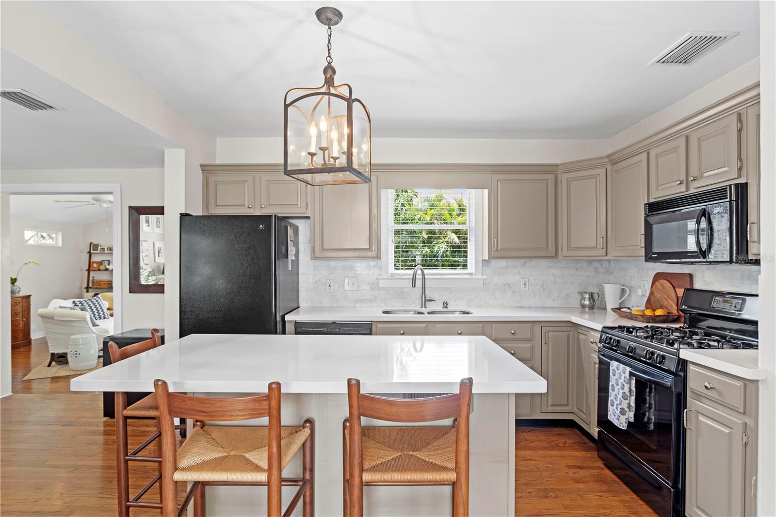 Image 10 of 40 For 3404 Leona Street
