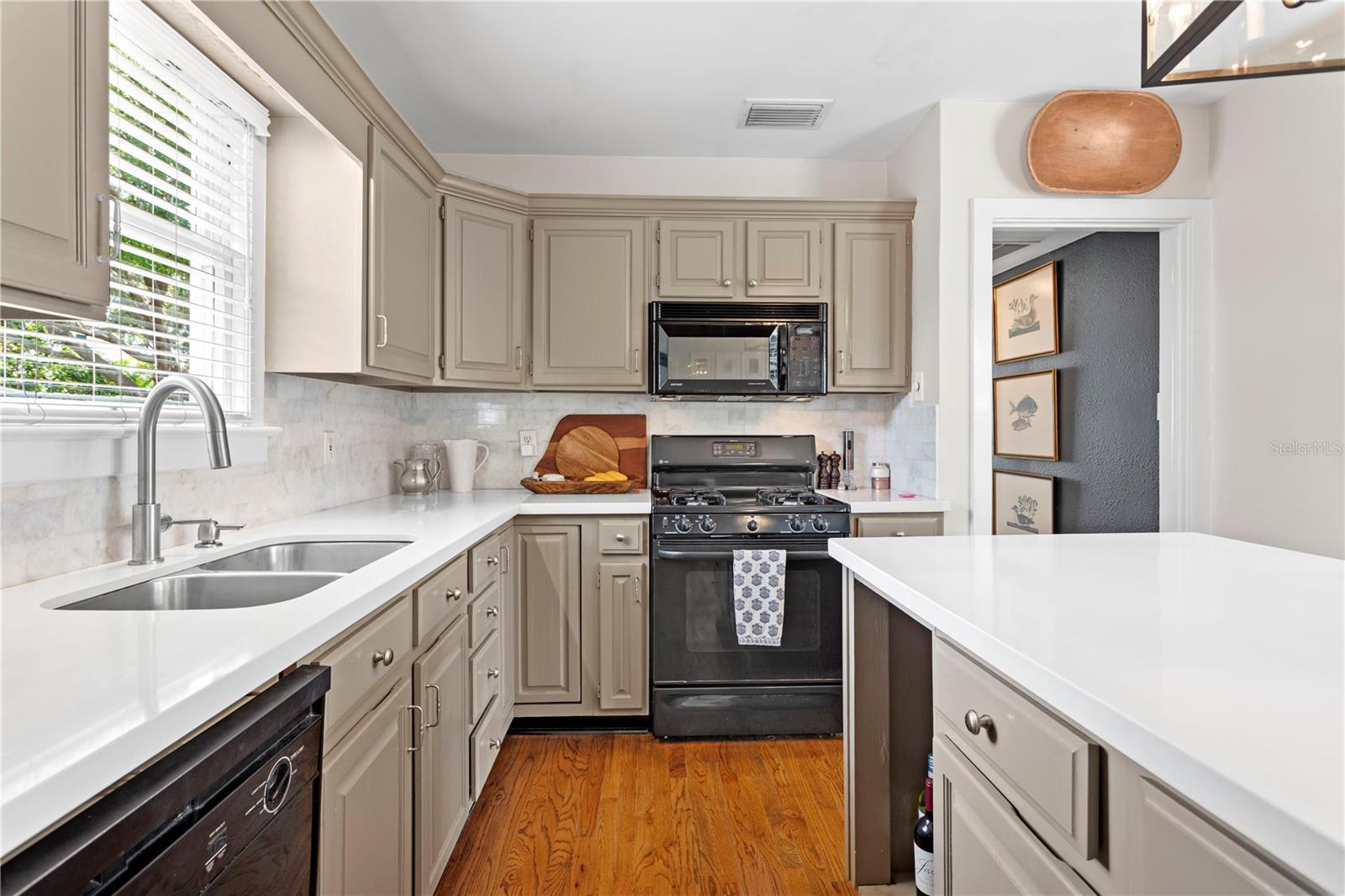Image 11 of 40 For 3404 Leona Street