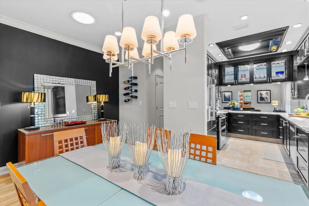 Listing photo id 9 for 213 Hesperides Street