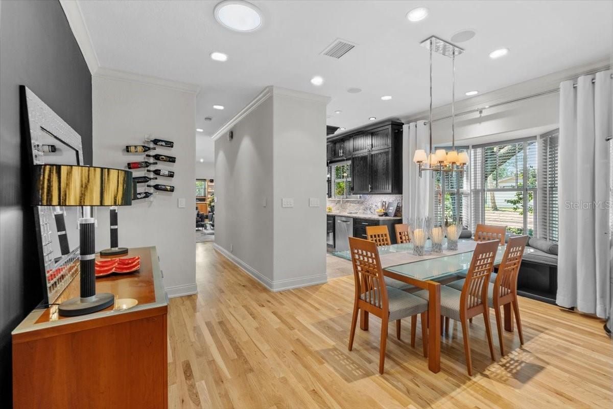 Listing photo id 11 for 213 Hesperides Street