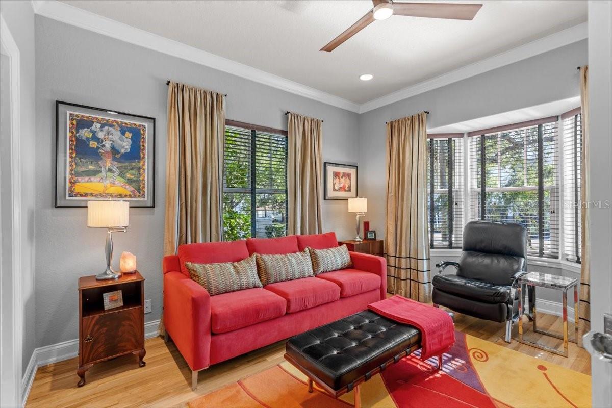 Listing photo id 15 for 213 Hesperides Street