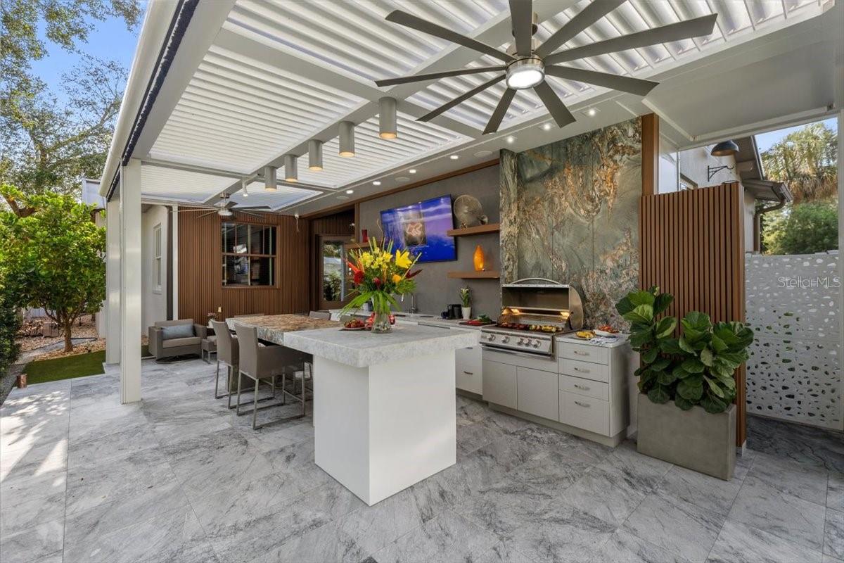 Listing photo id 20 for 213 Hesperides Street